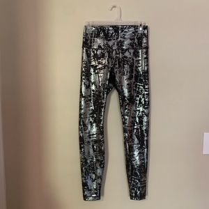 Lululemon black & silver leggings